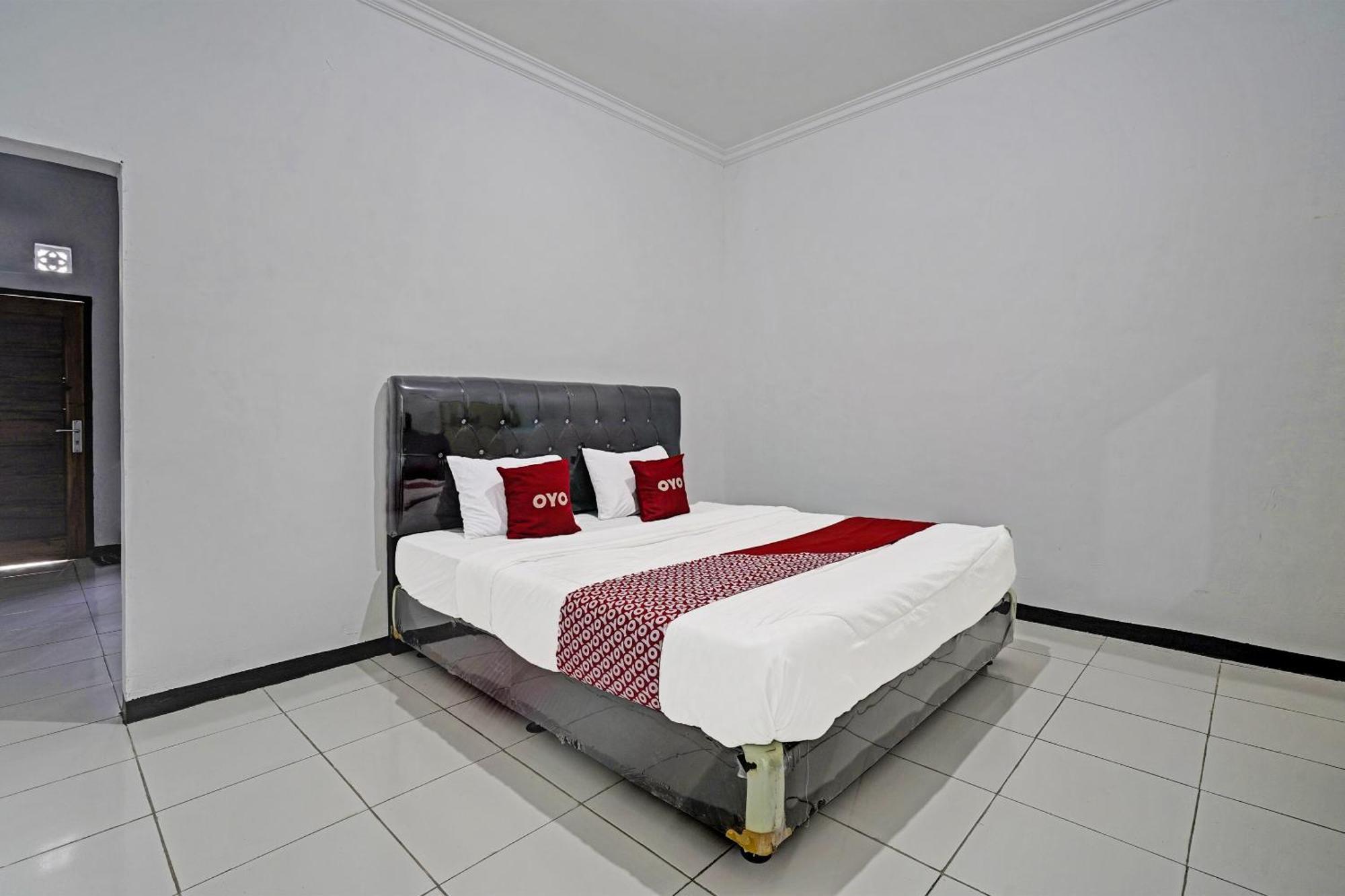 Oyo 91334 Permata Papua Guest House Pameungpeuk  Exterior foto