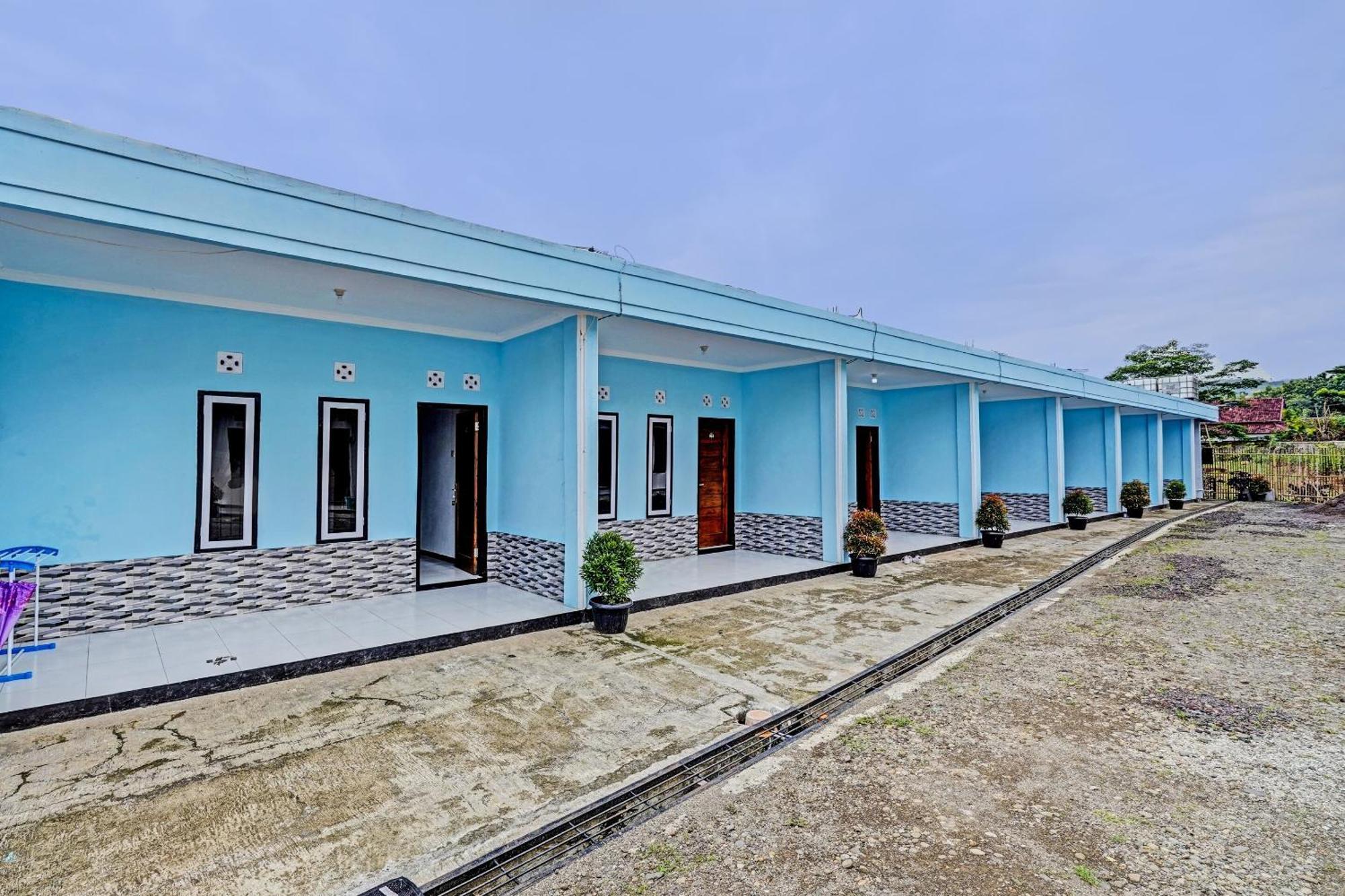 Oyo 91334 Permata Papua Guest House Pameungpeuk  Exterior foto