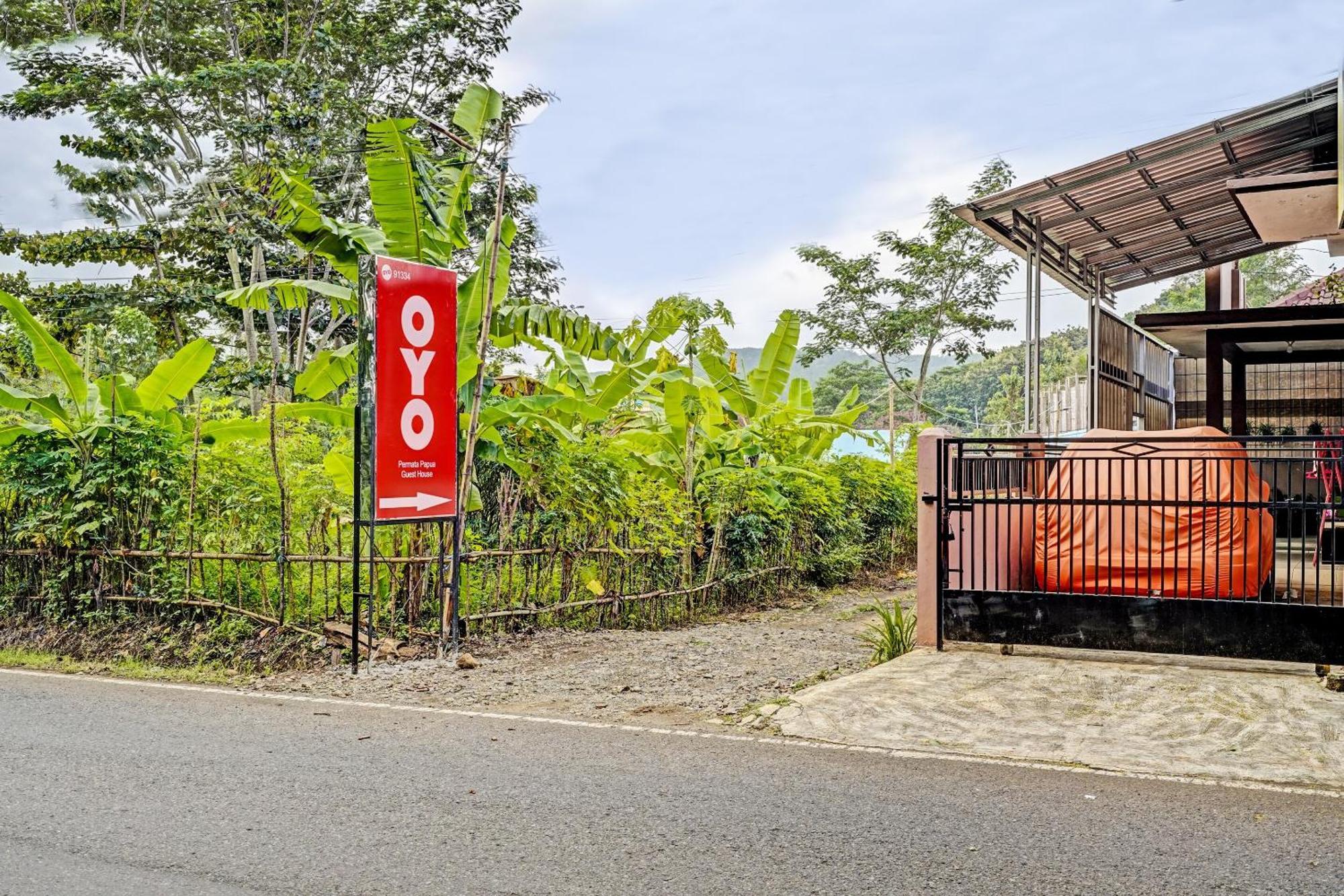 Oyo 91334 Permata Papua Guest House Pameungpeuk  Exterior foto